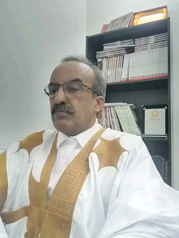 الشاعر الدكتور : أدي ولد آدب