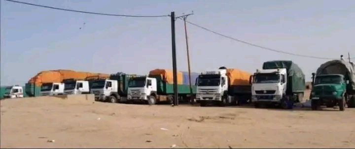 مدينه فصاله الحدودية ، شاحنات متوقفة