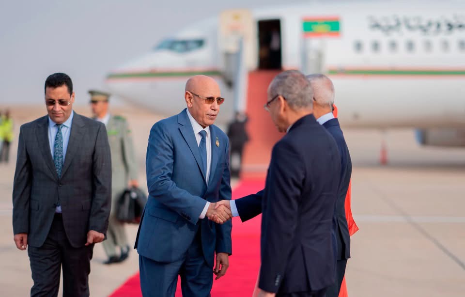 بعد مشاركته في قمة إيكواس.. غزواني يعود إلى انواكشوط