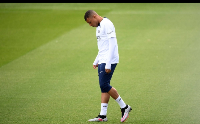 امبابي يتحين الفرصة للرحيل