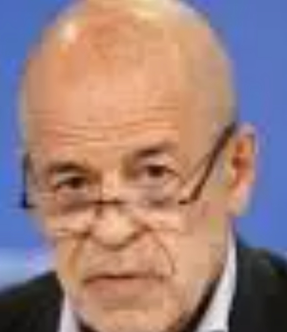 الكاتب فيتالي نعومكين